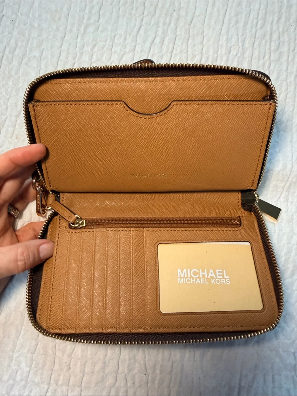 Michael Kors NWOT Jet Set Travel Studded Logo Smartphone Wristlet